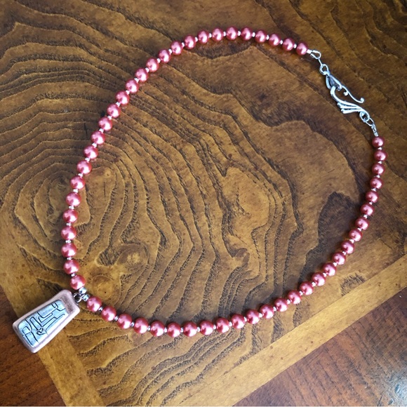 Handcrafted repurpose petroglyph style pendant Czech glass Pearl necklace - Picture 10 of 10